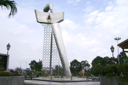 马来剑纪念碑 The Keris Monument
