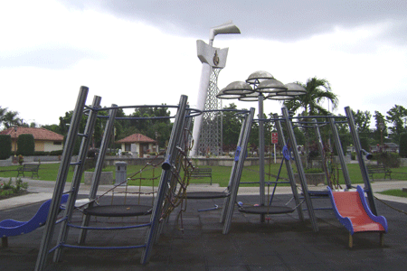 马来剑纪念碑 The Keris Monument