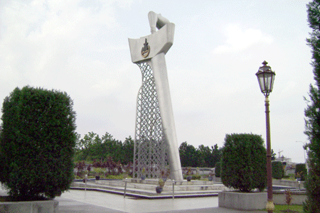 马来剑纪念碑 The Keris Monument